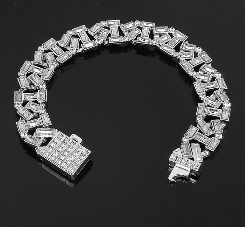 Diamond-shaped Square Grid Letter Diamond Full Water Drill Cuban Chain Necklace