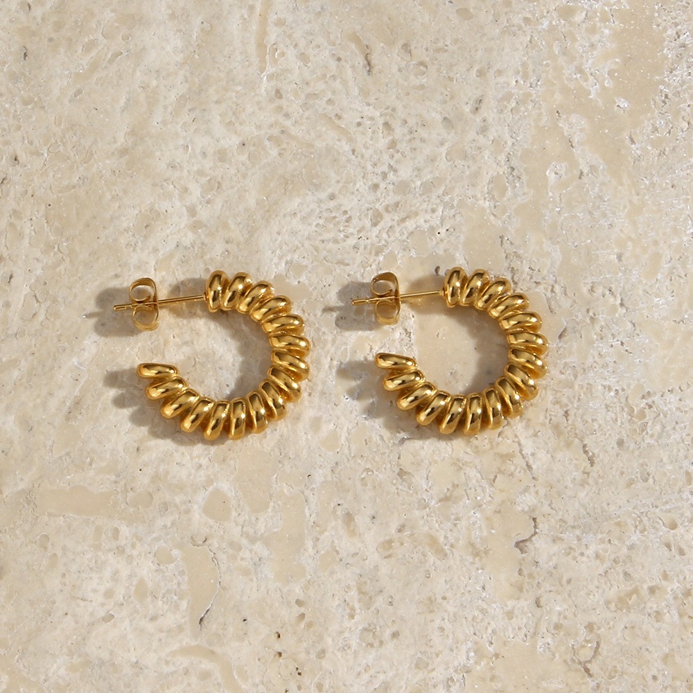 European and American INS Fashionable Simple Elegance Earrings: Stainless Steel 18K Gold-Plated Unique New Style Ear Cuffs