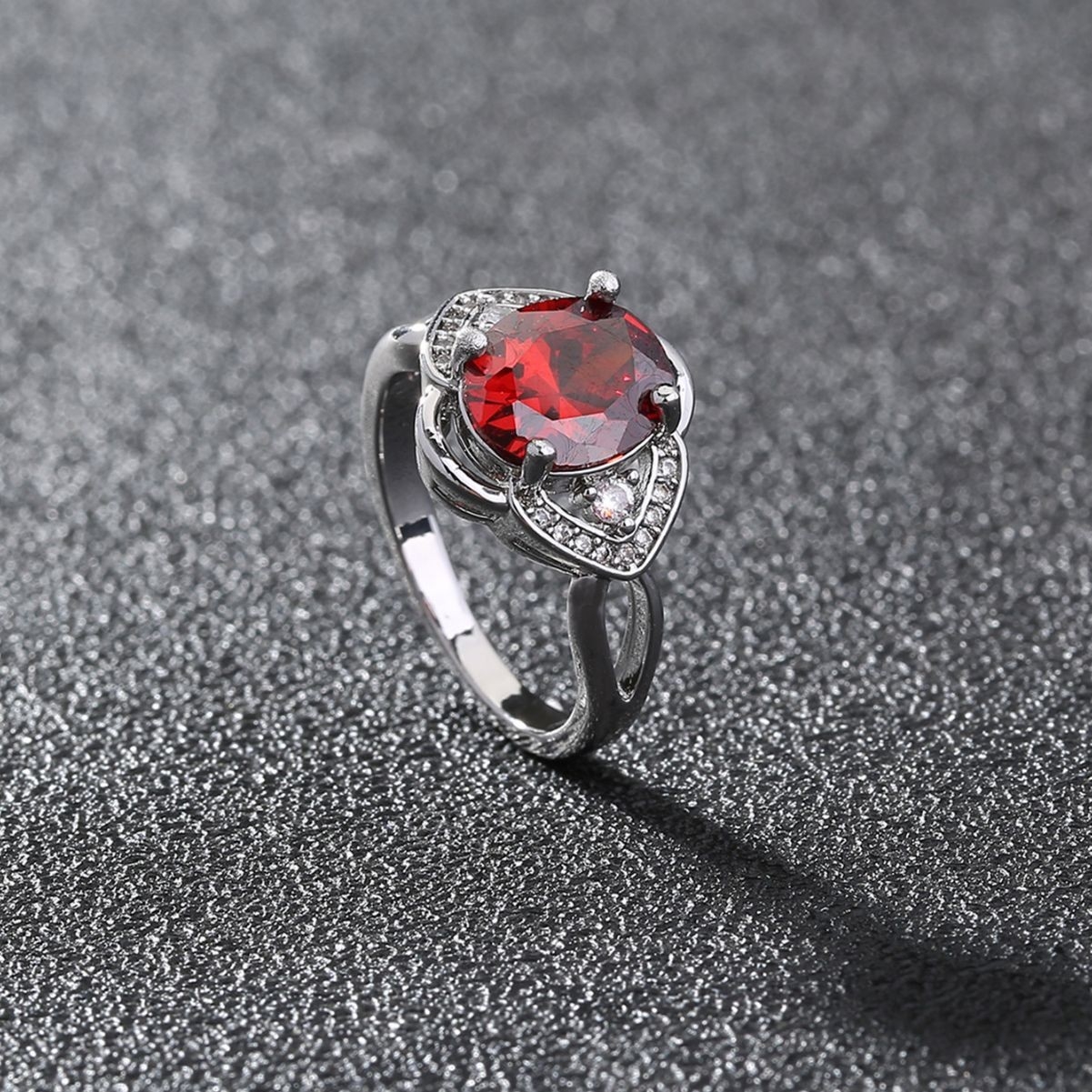 European and American Cross-Border Bestselling Jewelry: Oval Pomegranate Red Gemstone Hand-Inlaid Zircon Ring for Women