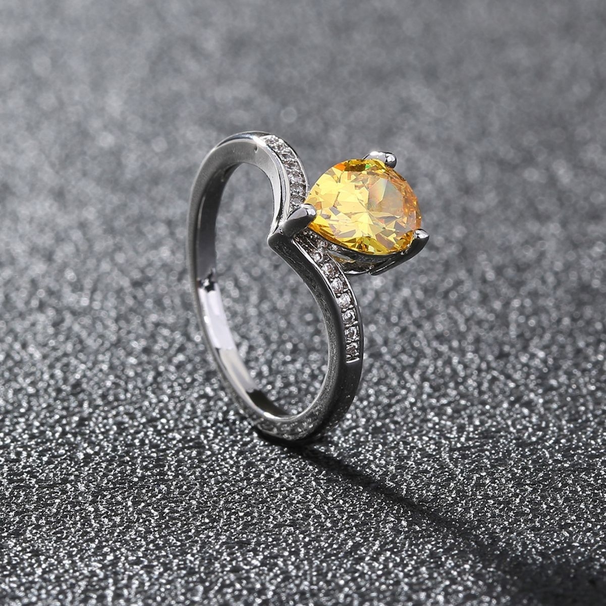 European and American Cross-Border Jewelry: Micro-Inlaid Crystal Yellow Teardrop Gemstone Ring, V-Shaped Womens Elegant Ring