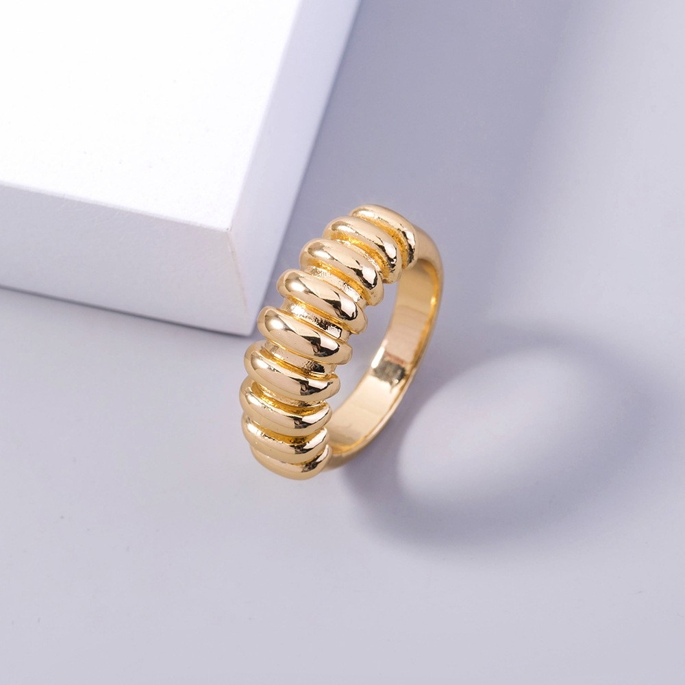 European and American Fashion Cross-Border Jewelry: Personalized Minimalist Gold-Plated Horn Ring, High-Quality Versatile Ring for Women