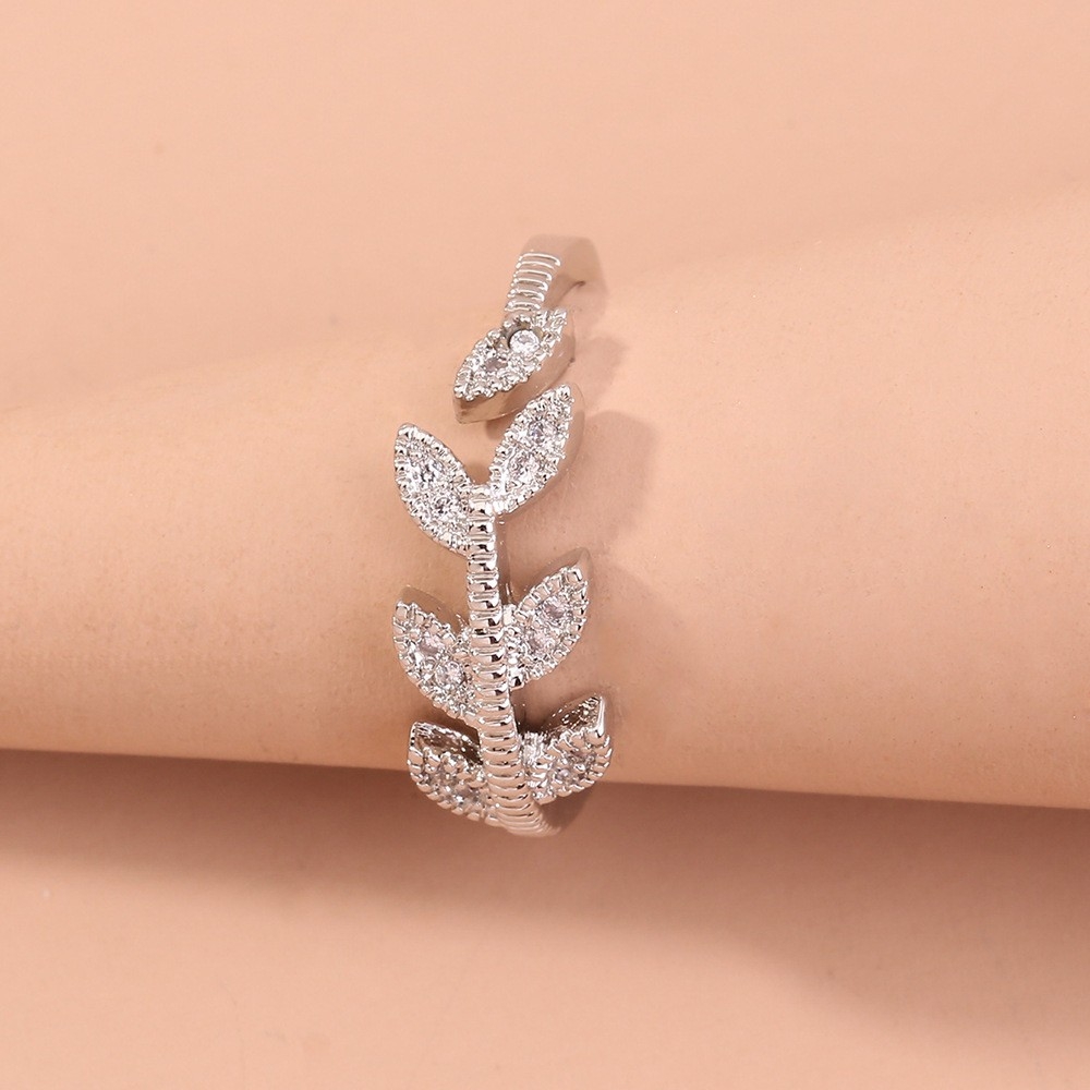 Hot-Selling New European and American Jewelry: Elegant and Stylish Micro-Inlaid Leaf Ring for Women, Featuring Exquisite Zircon and an Open Design