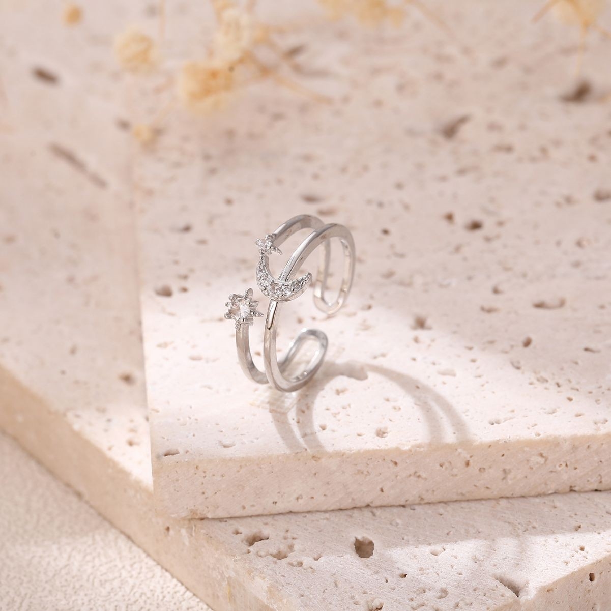 European and American Cross-Border Trendy Crescent Moon Three-Dimensional Ring: Unique Light Luxurious Design with Inlaid Zircon