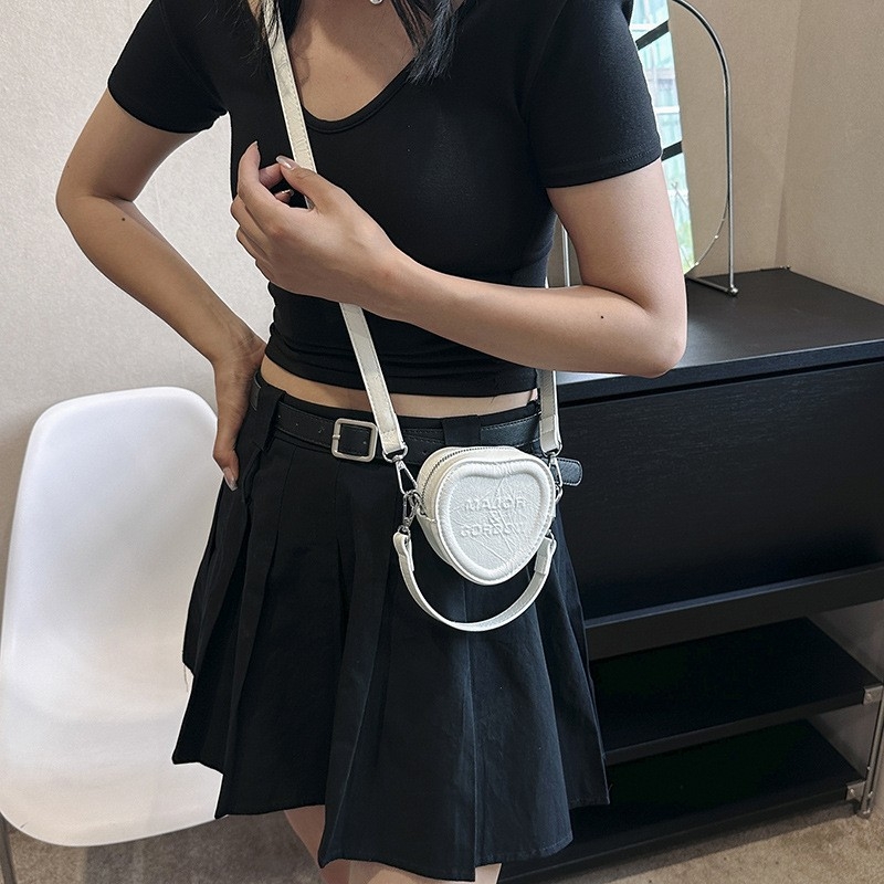 Fashion Bag 2023 Fall New Simple Mini Heart Bag Textured Solid Color Fashionable Womens Single Shoulder Slant Bag