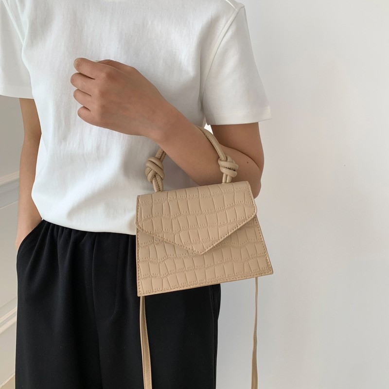 Online Red Retro Hand-held Small Bag Women 2023 New Fashion Trend Leisure Foreign Style Single Shoulder Slant Small Square Bag Women