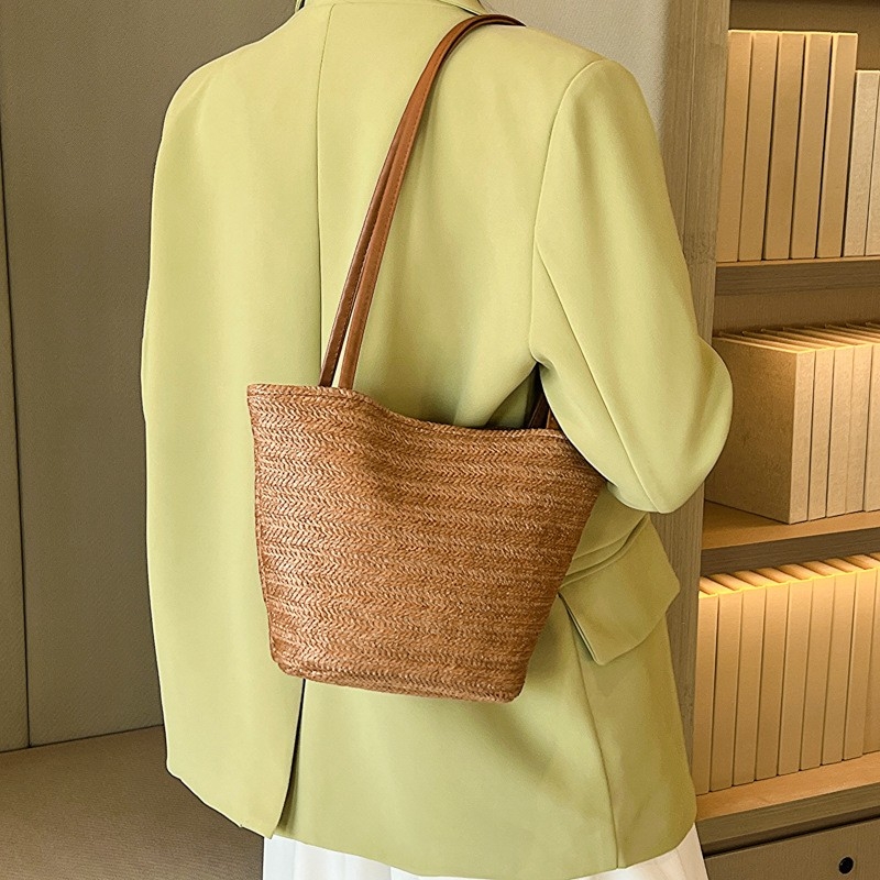 Casual Woven Bag for 2023, Stylish Large Capacity Single Shoulder and Handbag for Fashionable Women, Ideal for Shopping or Bucket Bag