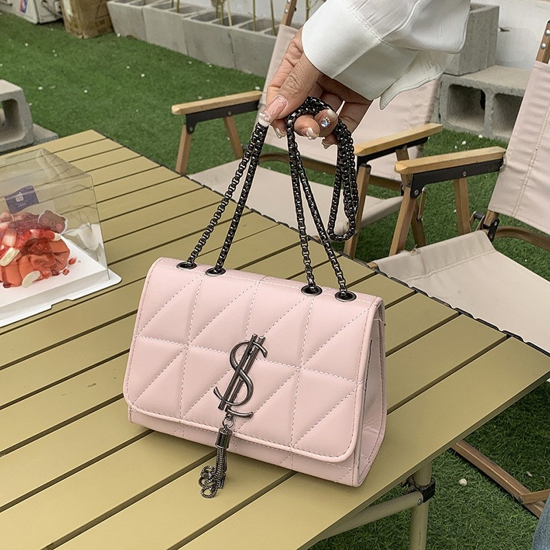 Textured Women&#039;s Bag for 2023 Summer, Popular Simple Single Shoulder Bag for Casual Commuting and Small Square Bag