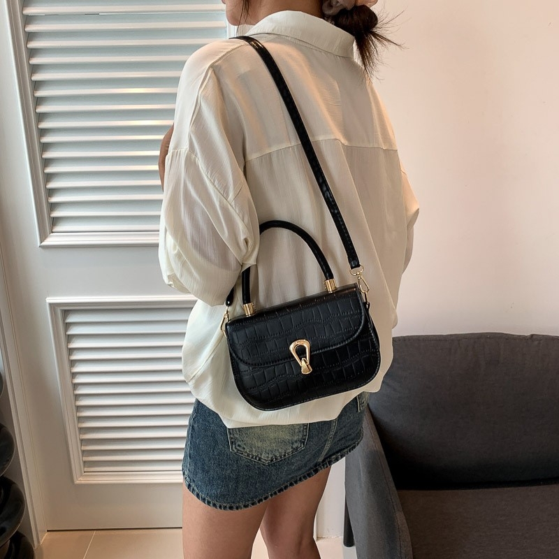 2023 Autumn New Korean-style Single Shoulder Crossbody Bag for Women: Pure and Stylish Solid Color Handbag