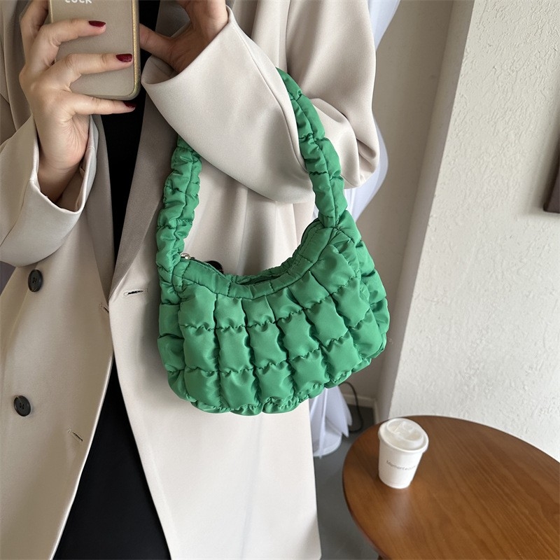 Korean-style Chic and Fresh Handbag for 2023 Autumn/Winter: Versatile Single Shoulder Bag Popular Among Fashionable Individuals