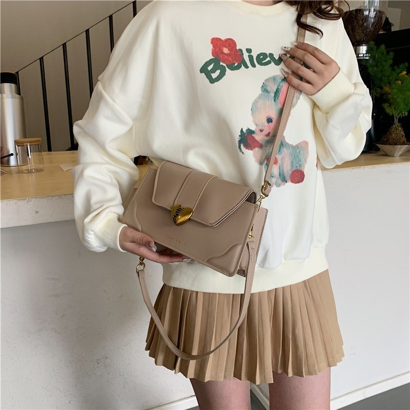 Women&#039;s Single Shoulder Bag for 2023 Autumn: Fashionable Bag for Casual Commuting, Korean-style Small Square Bag for Underarm Carry