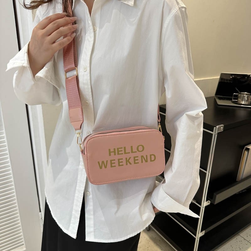 Trendy Camera Bag in 2023, New Autumn/Winter Fashionable Square Bag, Solid Color Letter Single Shoulder Bag, Crossbody Bag