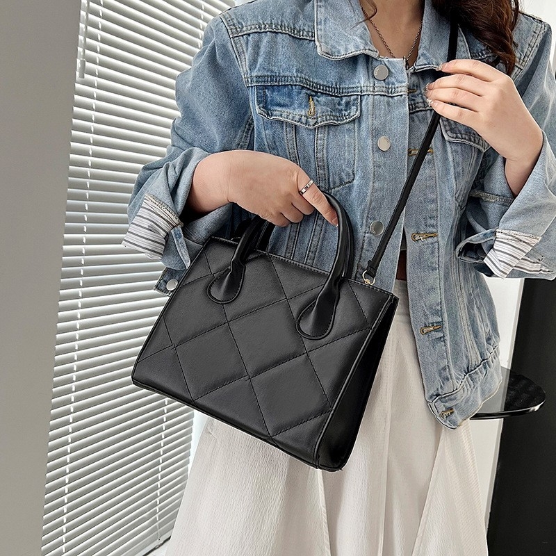 Stylish Solid Color Bag for Women, 2023 New Autumn Rhombus Armpit Bag, Handheld Single Shoulder Crossbody Bag, Simple Small Square Bag