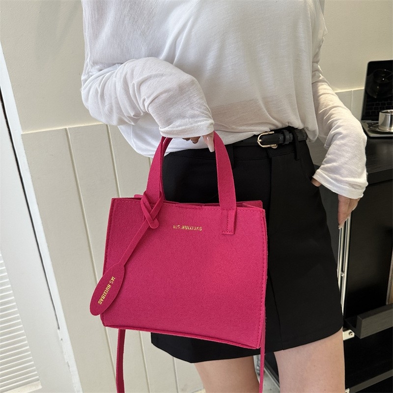 Simple and Fashionable Small Bag for 2023 Autumn New Style, Retro Single Shoulder Bag in Solid Color, Casual Crossbody Bag, Small Square Bag