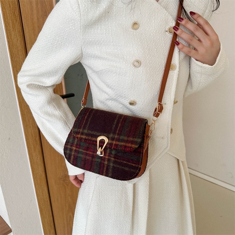 Equestrian-Inspired Saddle Bag for 2023: Wool Crossbody or Single Shoulder, Buckled Closure