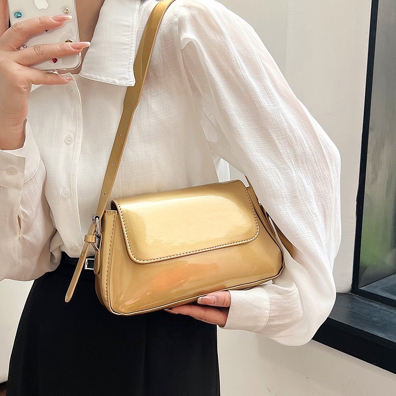 Petite Vintage Square Purse, 2023: Fashionable Patent Leather Mini Bag, Sleek Crossbody or Shoulder Carry