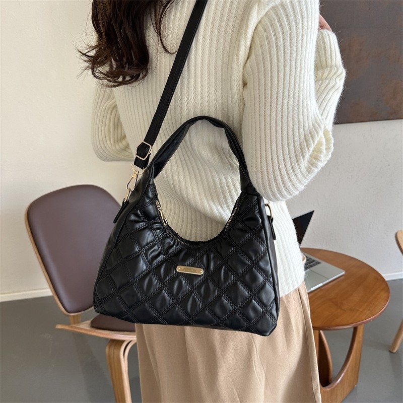 2024 Autumn New Handheld Armpit Bag - Embroidered Diamond Grid Single-Shoulder Crossbody Bag, Solid Color Stylish Crescent Women&#039;s Bag